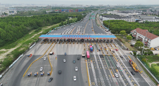 G1503高东收费站 上海浦东警方 供图