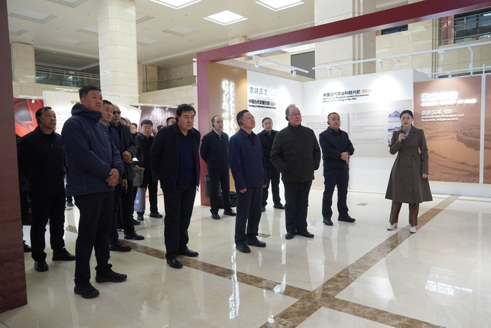 山西吕梁市政协副主席、兴县县委书记乔云一行来京与农科院专家共商杂粮产业深化合作。张亚东摄