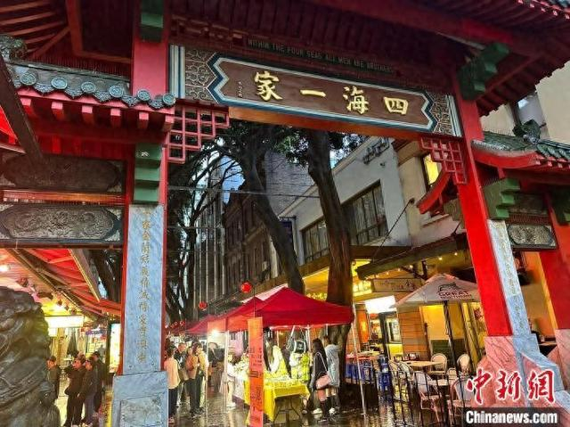 当地时间5月4日，悉尼市中心的唐人街。王心怡 摄