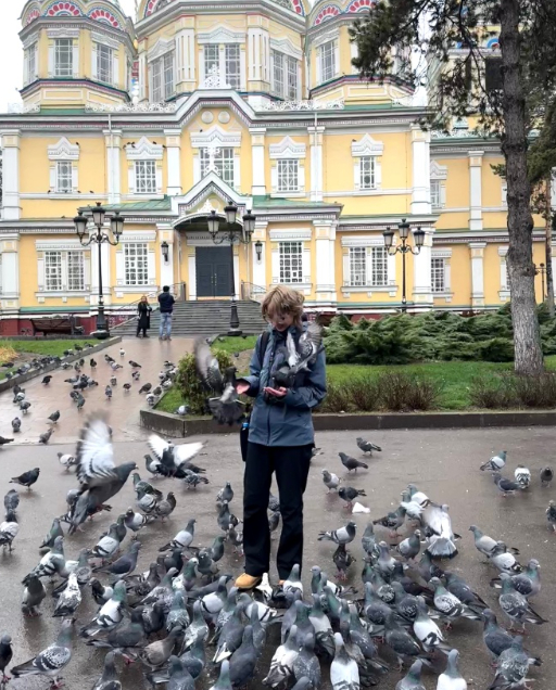 李易珂的很多照片都是青旅认识的朋友帮她拍摄的。（图/小红书@不吃葱不吃香菜）