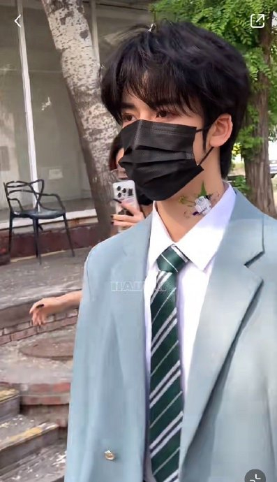 tf三代练习生拍摄路透|练习生|拍摄|张峻豪_新浪新闻