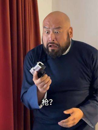 来看现代人穿越民国活不过一天上头短剧搞笑