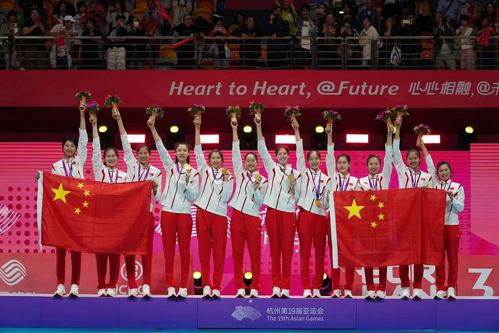 中国女排在杭州亚运会夺金。