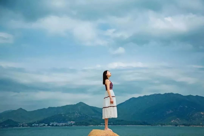灵魂站立的女人(精辟)|宁静_新浪新闻