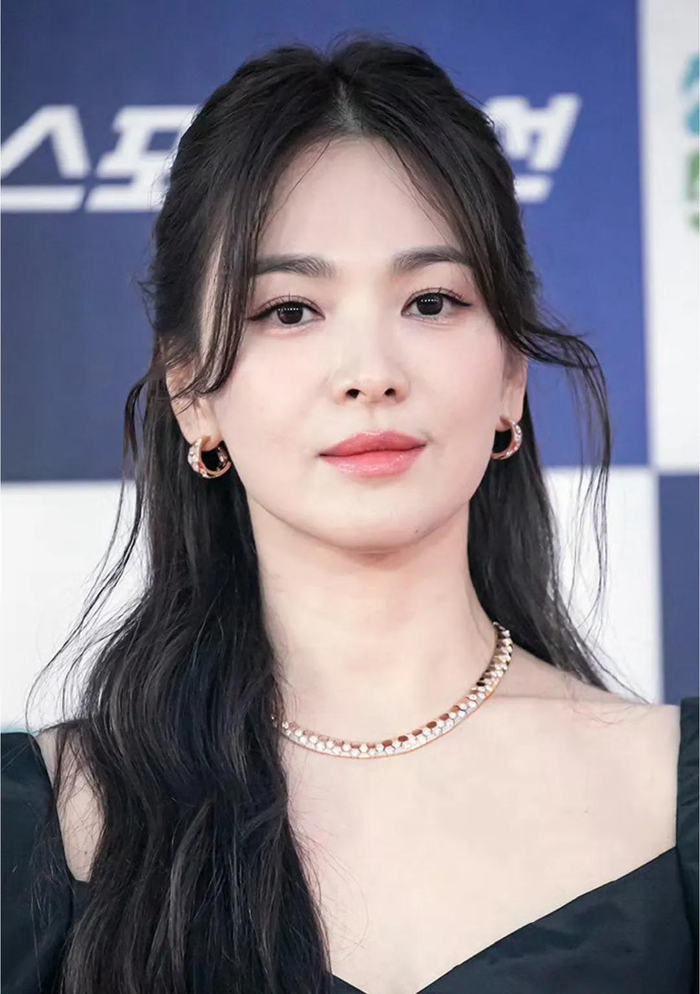 陈妍希被喷多年的山寨版美貌,怎么突然稳坐流行审美头把交椅了?
