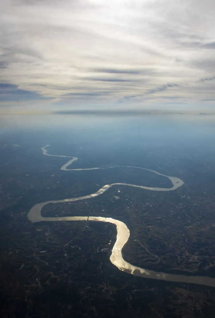 中国沿江公路,别太耀眼