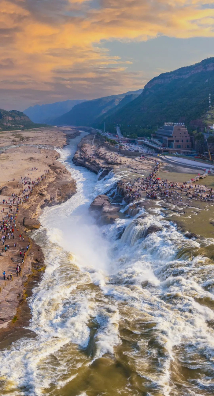 中国沿江公路,别太耀眼