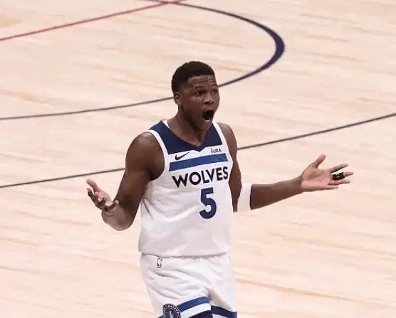 掘金队穆雷因g2向场内扔东西被罚款10万美元,但不会被