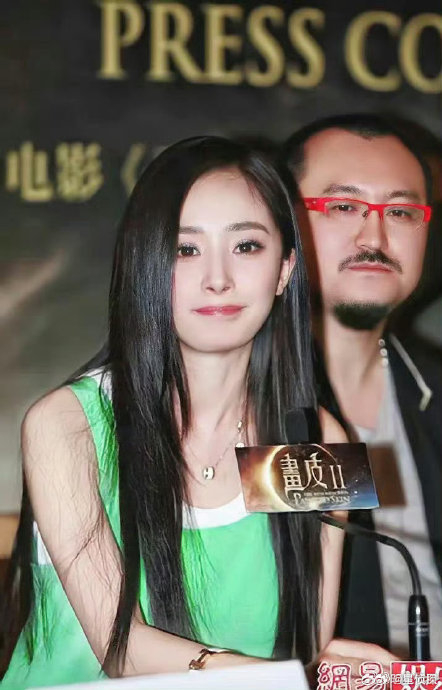 看到这张杨幂和周迅早期的同框合照