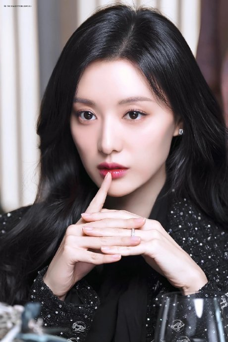 女主金智媛99这耀眼的美貌!