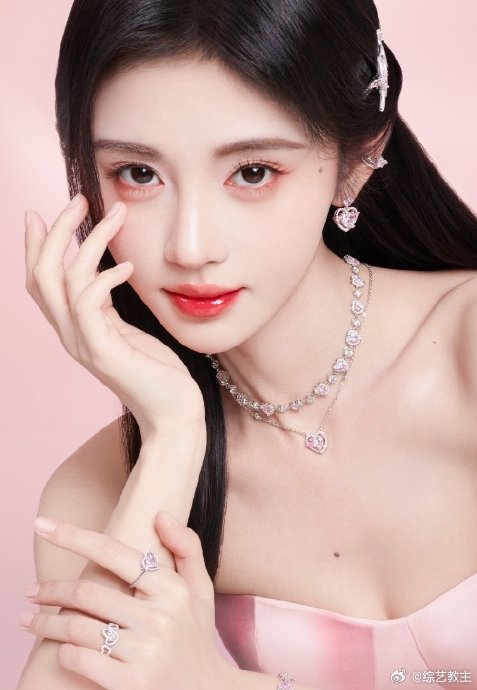 鞠婧祎甜粉女团妆 好漂亮小鞠!