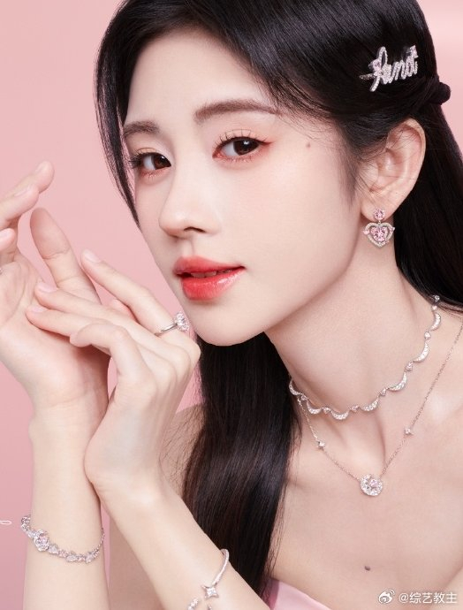 鞠婧祎甜粉女团妆 好漂亮小鞠!