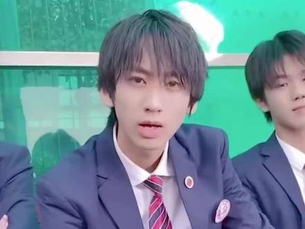 也要让大家看看我们易安未来的希望 黄锐养成系