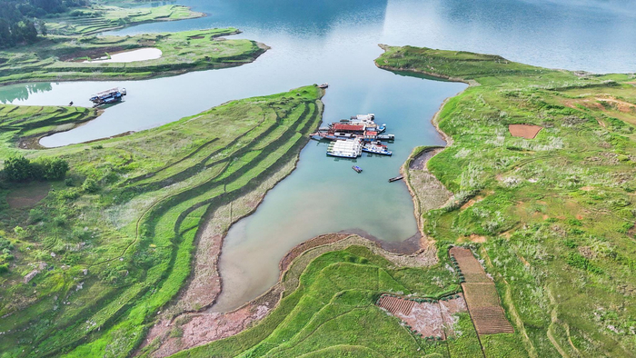 绿水青山 秀丽画卷