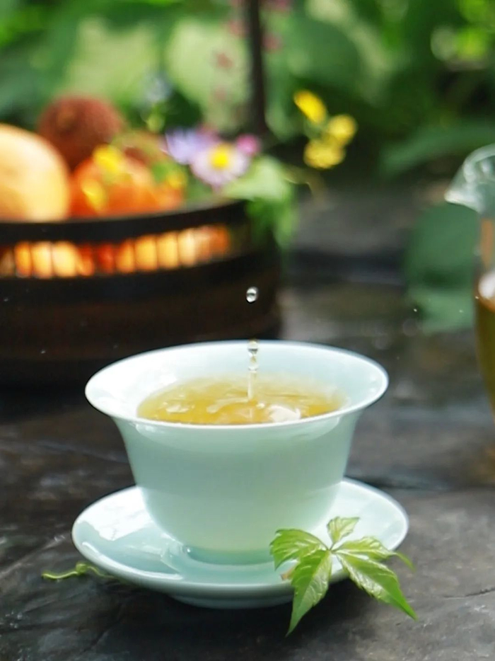 一杯清茶待知音,半生知己有几人