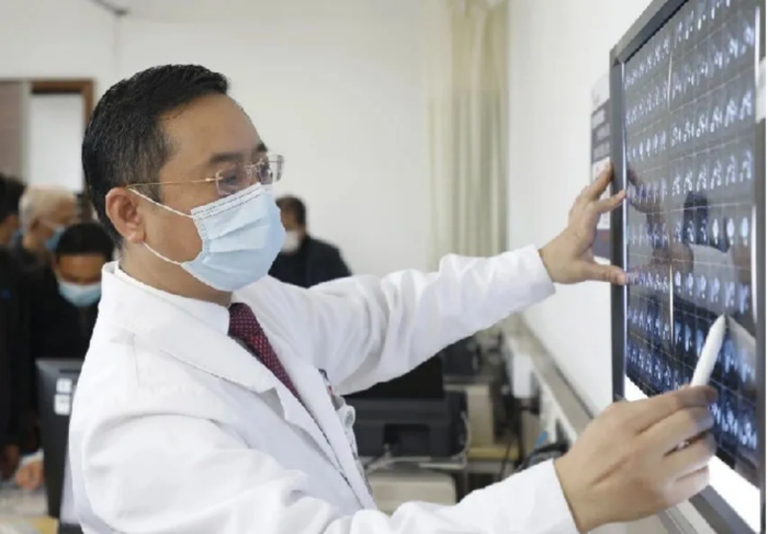 周俭任复旦大学附属中山医院常务副院长