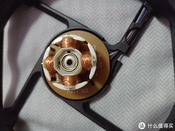台达12cm厘米风扇拆解图赏,不错的动平衡,真假台达风扇电机?