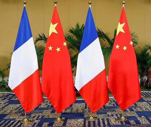 中法国旗（资料图）图源：视觉中国