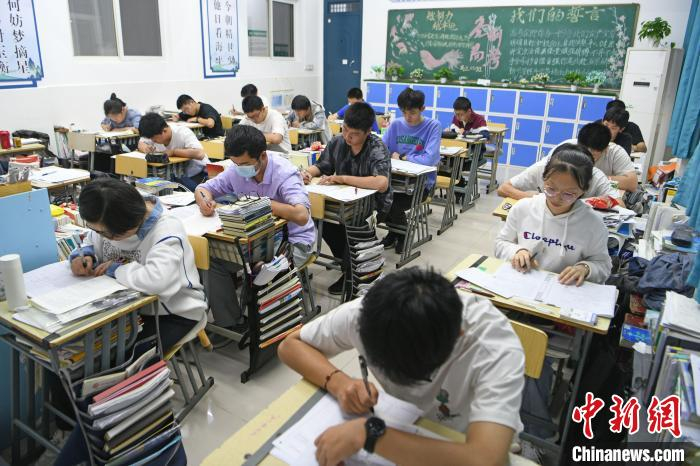 安徽淮南:高三学子备战高考|高三|陈彬|淮南市_新浪新闻