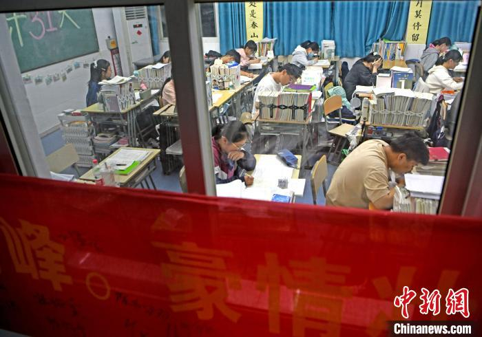 安徽淮南:高三学子备战高考|高三|陈彬|淮南市_新浪新闻