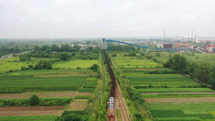 “海江铁”联运为鄂钢输送矿石2000万吨