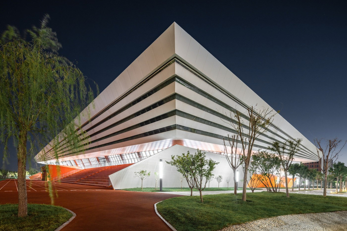 白鹭齐飞 湿地展翼:渤海科技大学体育馆 /中科院建筑设计研究院有限
