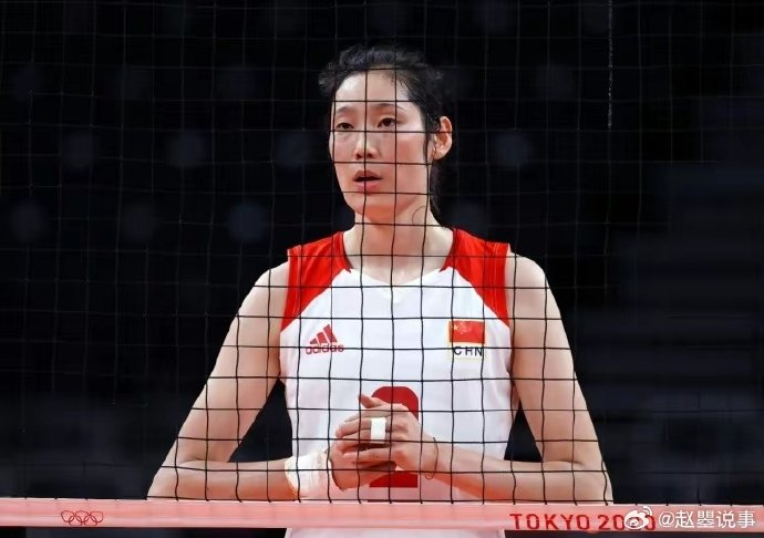 根据博主"荆棘鸟volley"晒出的视频,中国女排球员朱婷已经回到国内