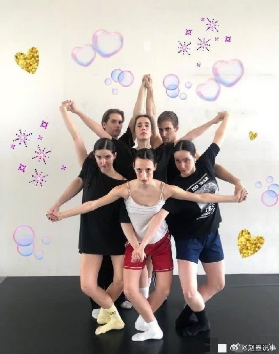 中国大妈的"六芒星"拍照姿势在国外年轻人中迅速走红!