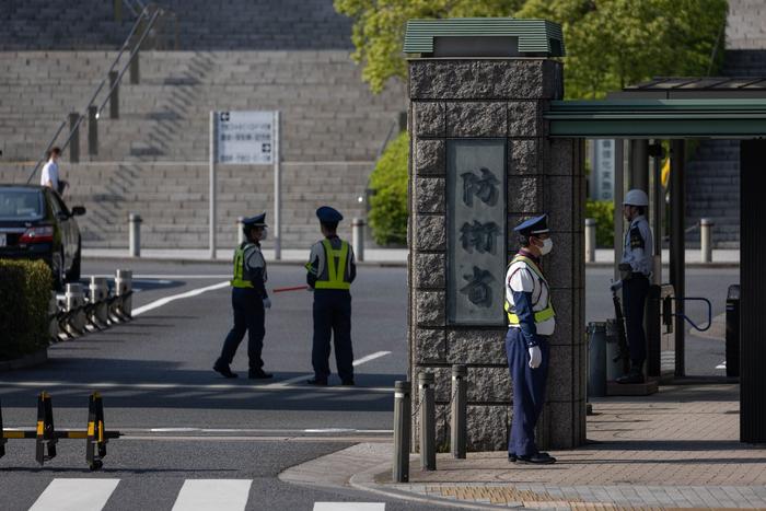 再次突破战后禁忌！日本印发国债扩张“防卫费”