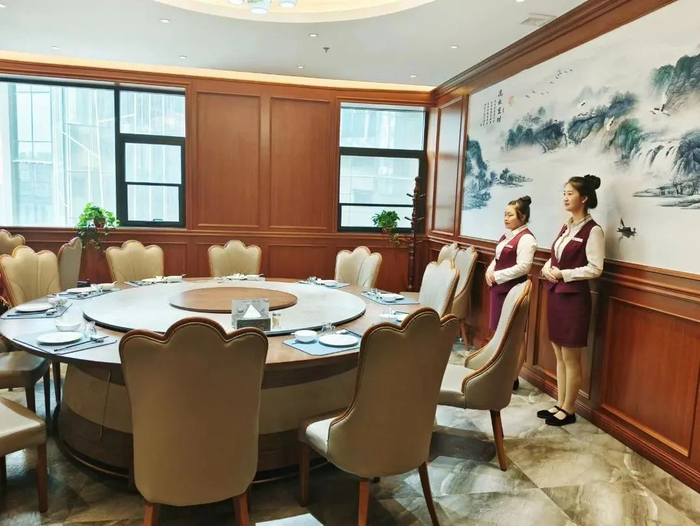 西宁三阳大酒店秉承以客为先,以客为尊,以客为中心的服务宗旨,全心全