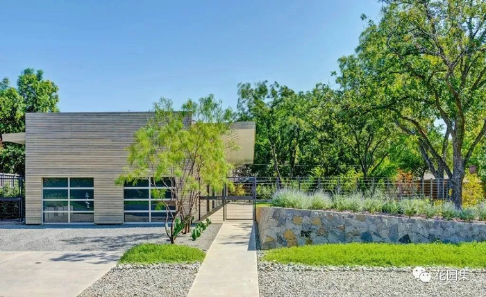 巧用庭院中的坡地,轻松打造层次感!|设计_新浪新闻