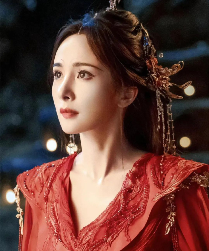 黄明昊只听公司的话?檀健次没声音了?《狐妖》是杨幂最后的机会?