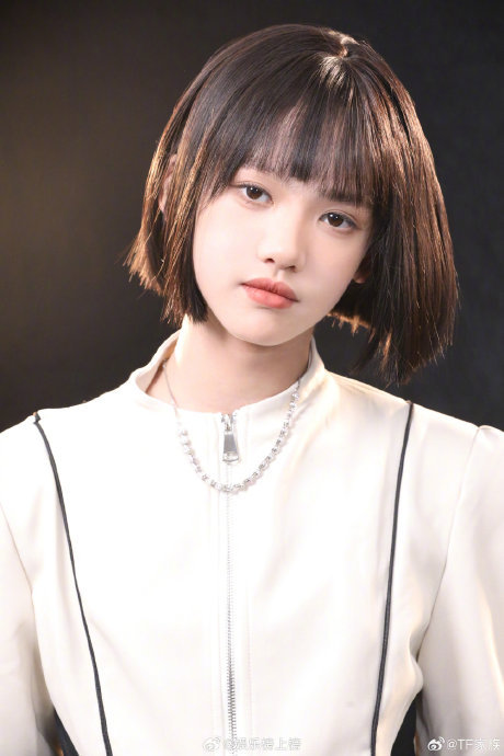 tf四代练习生女装照,谁好看?