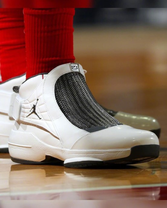 air jordan 19,二十年前的鞋款,放到今天是什么水平?|