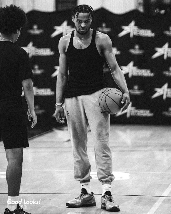 布朗尼今天晒照配文