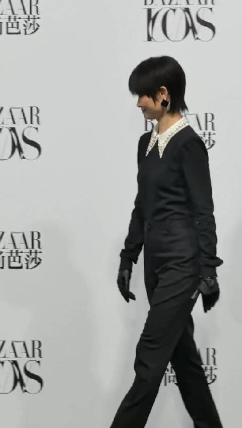 李宇春亮相红毯,干练精致～来康康