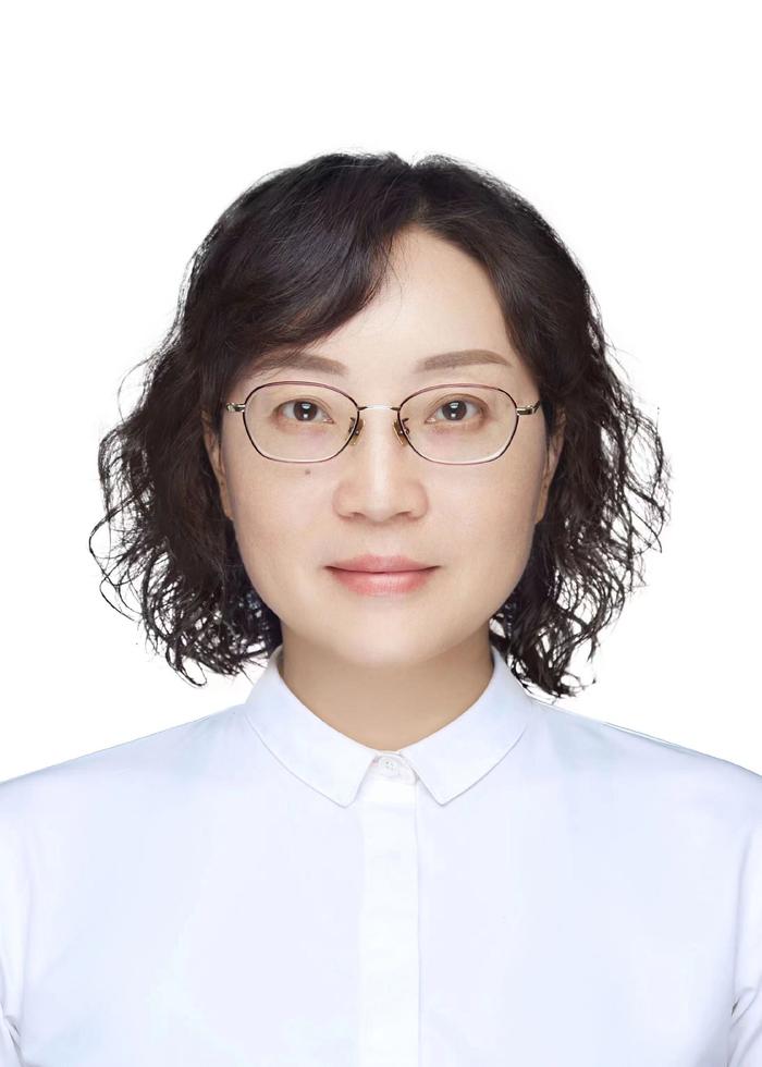 杨云简历杨云,女,1978年4月生,此前担任铜仁市副市长