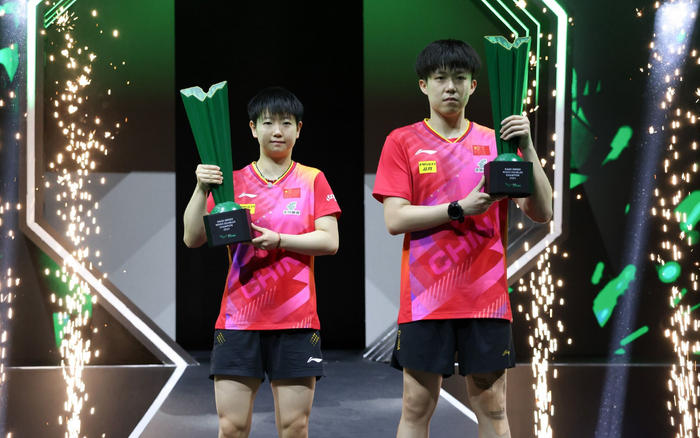 沙特大满贯赛，王楚钦（右）/孙颖莎混双夺冠。  图/新华社