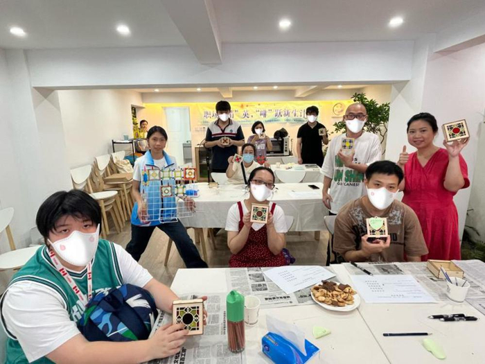 一次特别的大师课,广州越秀这群孩子把满洲窗玩出"心"花样