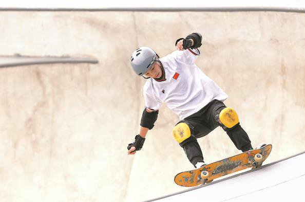 陈烨获得了杭州亚运会滑板男子碗池冠军上世纪50年代末,爱好冲浪的