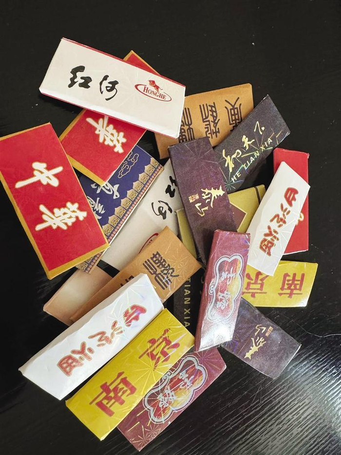 小学生圈烟卡盛行引发担忧 专家:家校联合正确引导