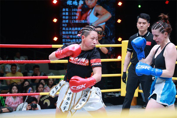 其中来自全国各地的世界散打冠军:超级散打王柳海龙,世界散打冠军