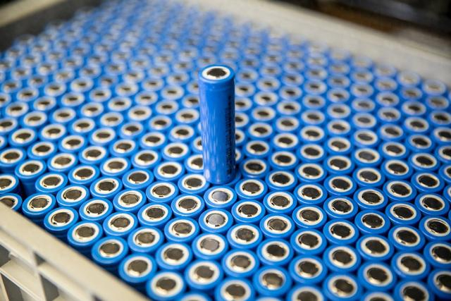 新能源汽车锂电池 视觉中国 资料图