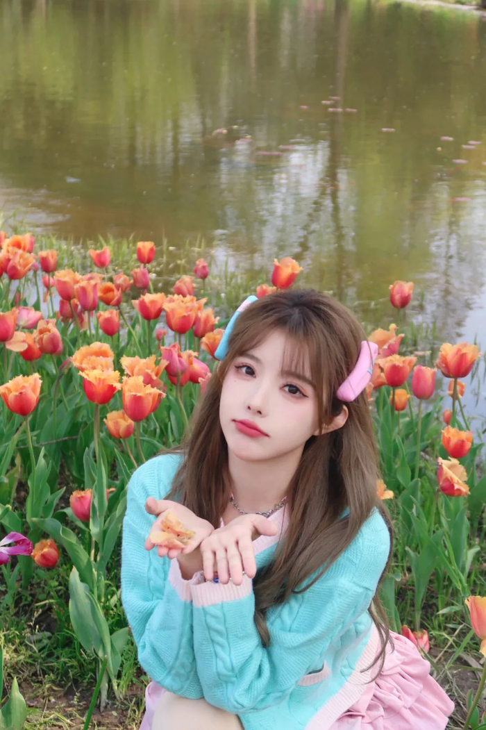 snh48-郝婧怡一个人逛公园有点寂寞,一群人又太喧闹,两个人刚刚好!
