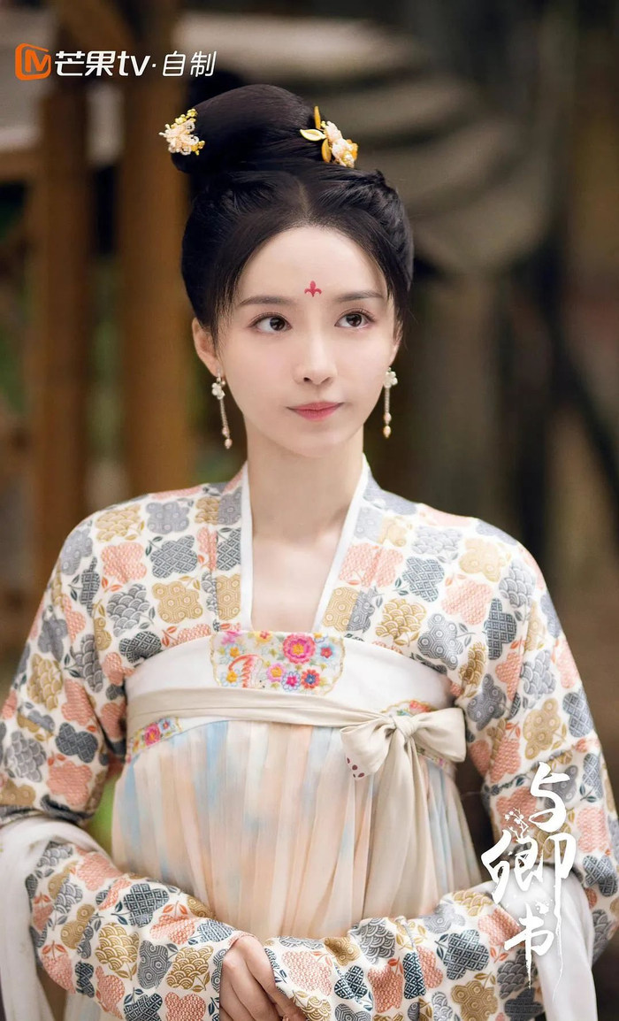 柯颖：短剧《虚颜》出圈之后|丞磊|导演|于正|剧本|剧组_新浪新闻