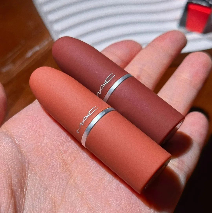 mac限定口红礼盒,粉雾磨砂质感外壳 2支经典色号,只要 68 元!闭眼冲!