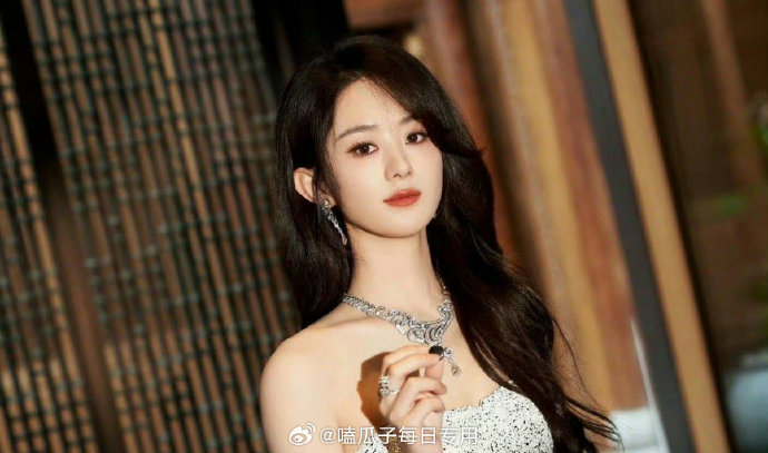 杨紫越来越长得像赵丽颖吗?