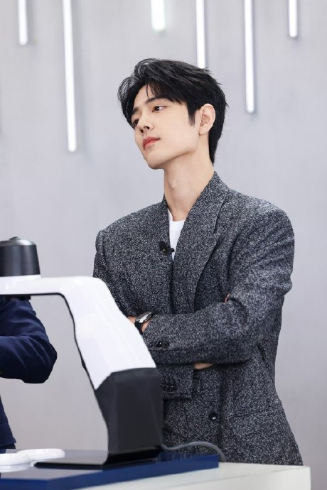 大明星肖战和他的各色各式西装战袍