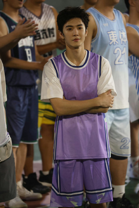 老师 我们远子真就是硬帅啊! 又是簪花又是篮球少年 吃的有点太好了