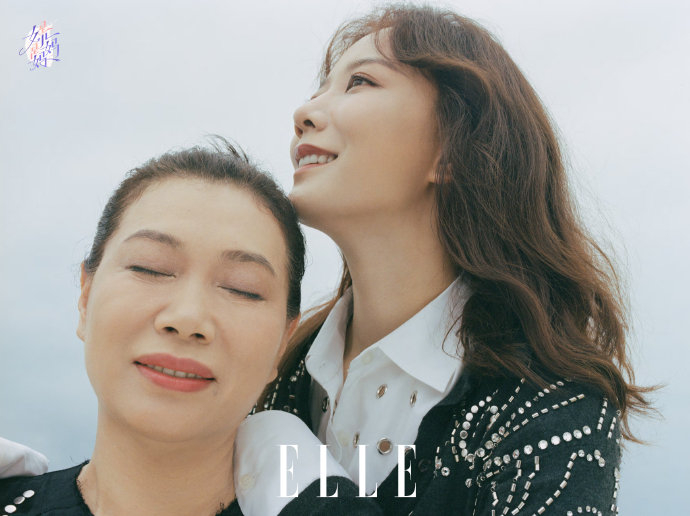赵小棠和妈妈真的仿佛是双生姐妹花诶